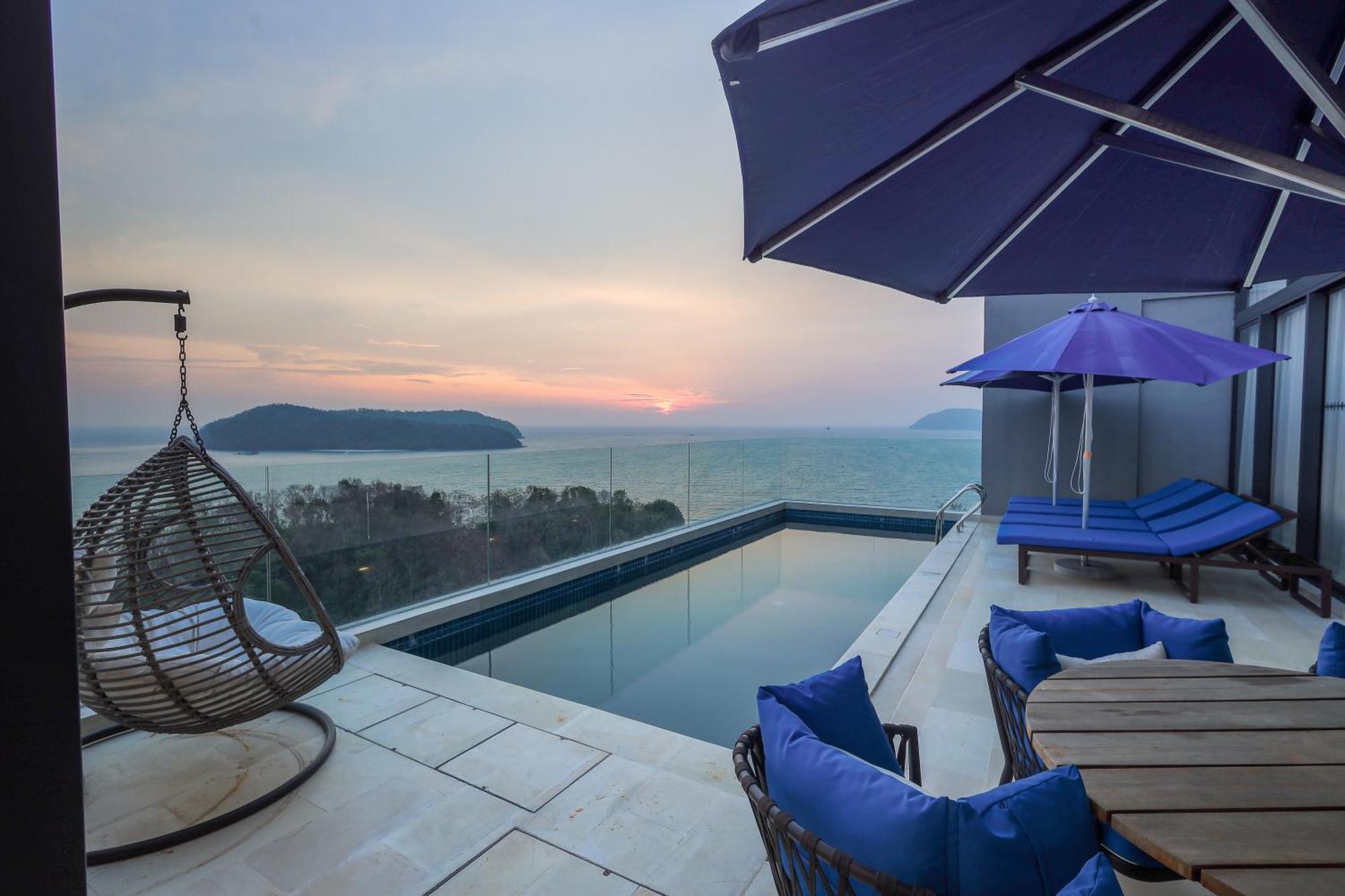 The Riyaz Lavanya Langkawi Пантай-Ченанг Екстер'єр фото View from the rooftop pool